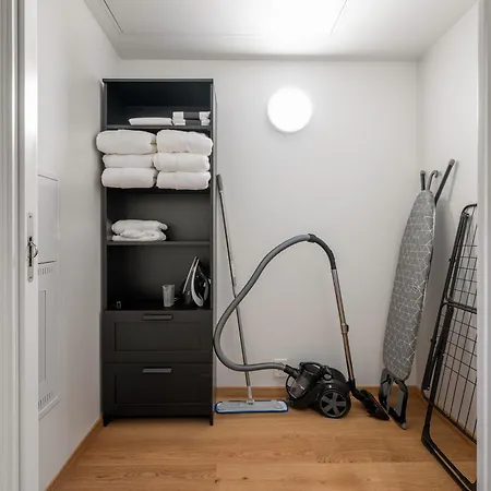 Moderne I Vannkunsten Syd Apartament *